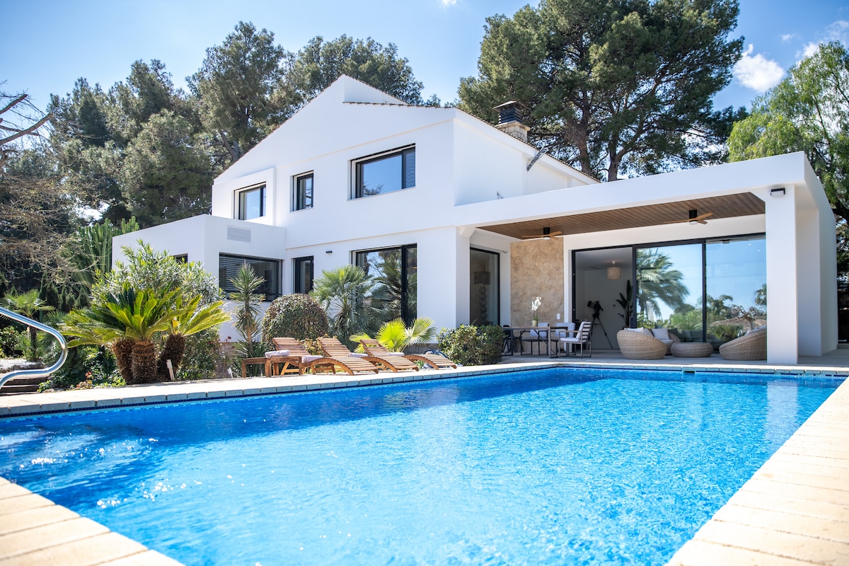 Beautiful Private Villa great location Valencia — photo 1